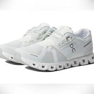 On Cloud 5 size 9 in white